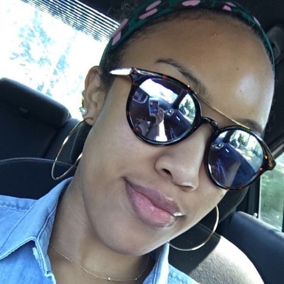 Meet your Posher, Moriah - Picture 1 of 1